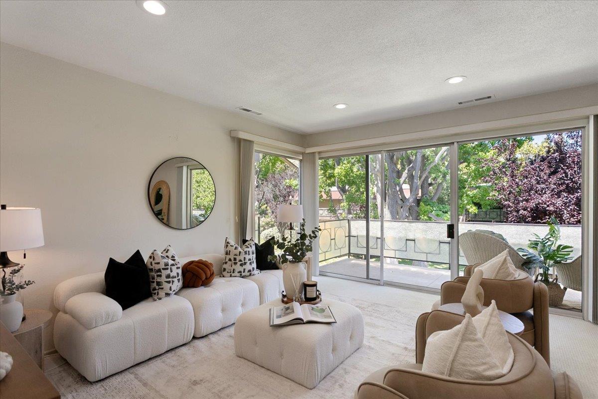 Detail Gallery Image 11 of 37 For 762 University Ave, Palo Alto,  CA 94301 - 2 Beds | 2 Baths