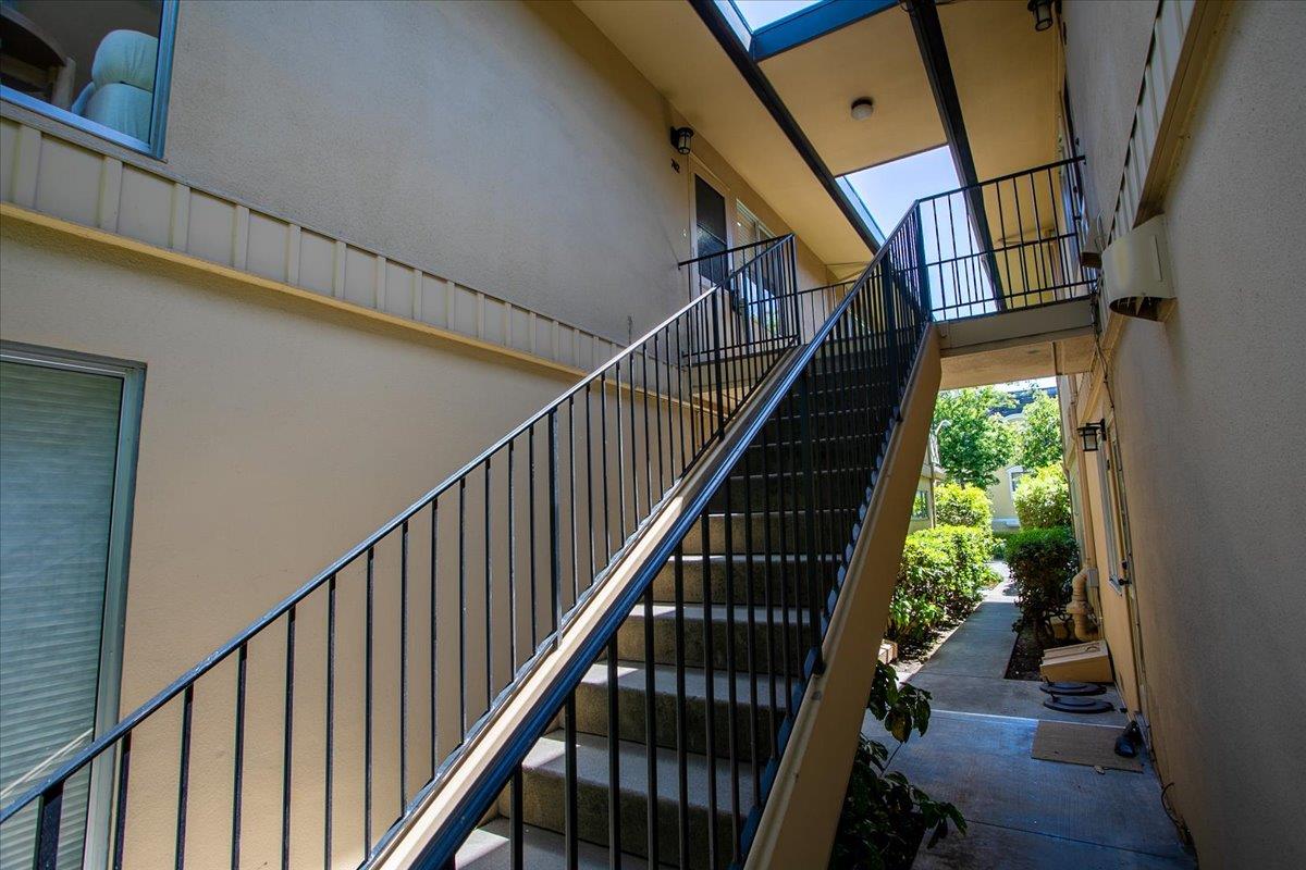 Detail Gallery Image 33 of 37 For 762 University Ave, Palo Alto,  CA 94301 - 2 Beds | 2 Baths