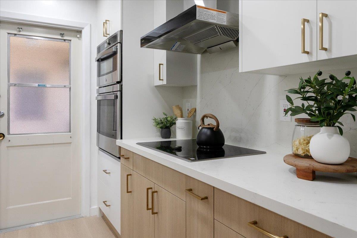 Detail Gallery Image 8 of 37 For 762 University Ave, Palo Alto,  CA 94301 - 2 Beds | 2 Baths