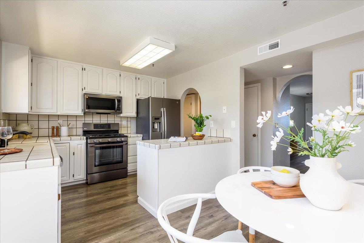 Detail Gallery Image 8 of 16 For 2355 Beach Blvd #303,  Pacifica,  CA 94044 - 2 Beds | 2 Baths