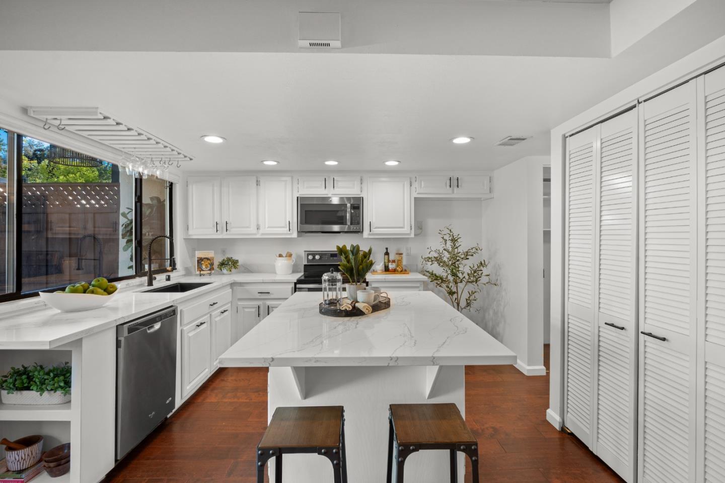 Detail Gallery Image 14 of 30 For 7094 Coral Gables Cir, San Jose,  CA 95139 - 3 Beds | 2/1 Baths