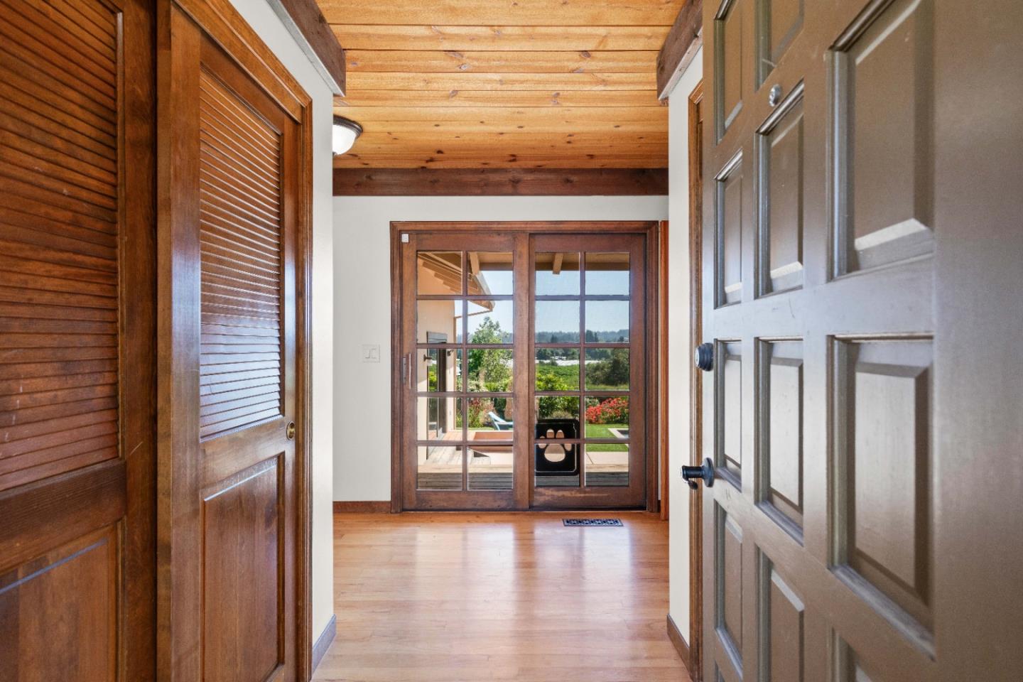 Detail Gallery Image 11 of 52 For 141 Corona Ct, Watsonville,  CA 95076 - 4 Beds | 4 Baths