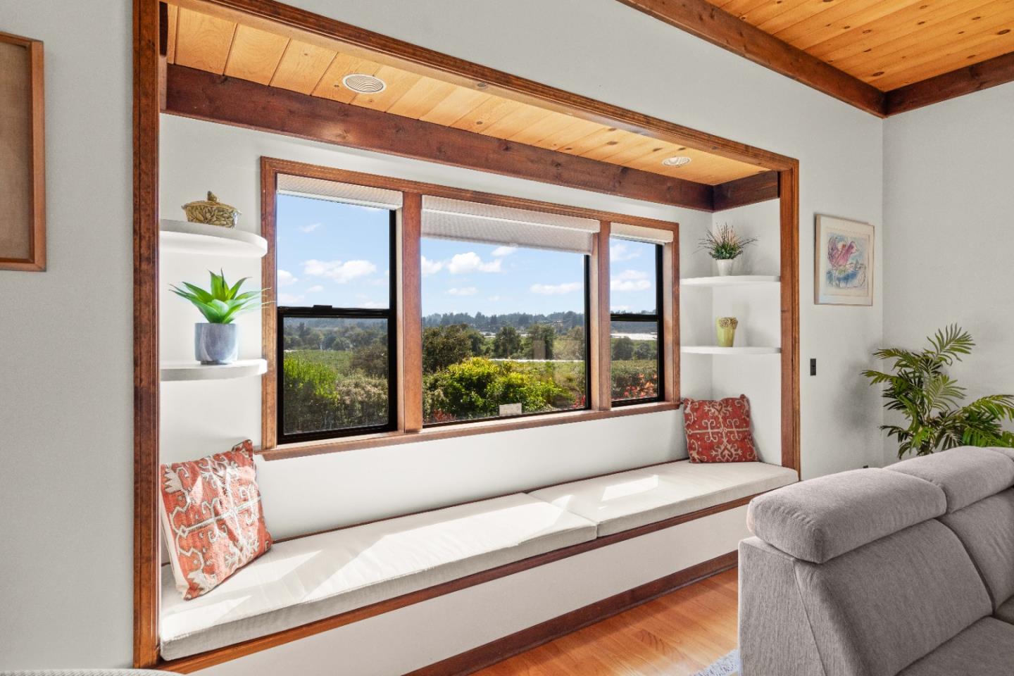 Detail Gallery Image 13 of 52 For 141 Corona Ct, Watsonville,  CA 95076 - 4 Beds | 4 Baths