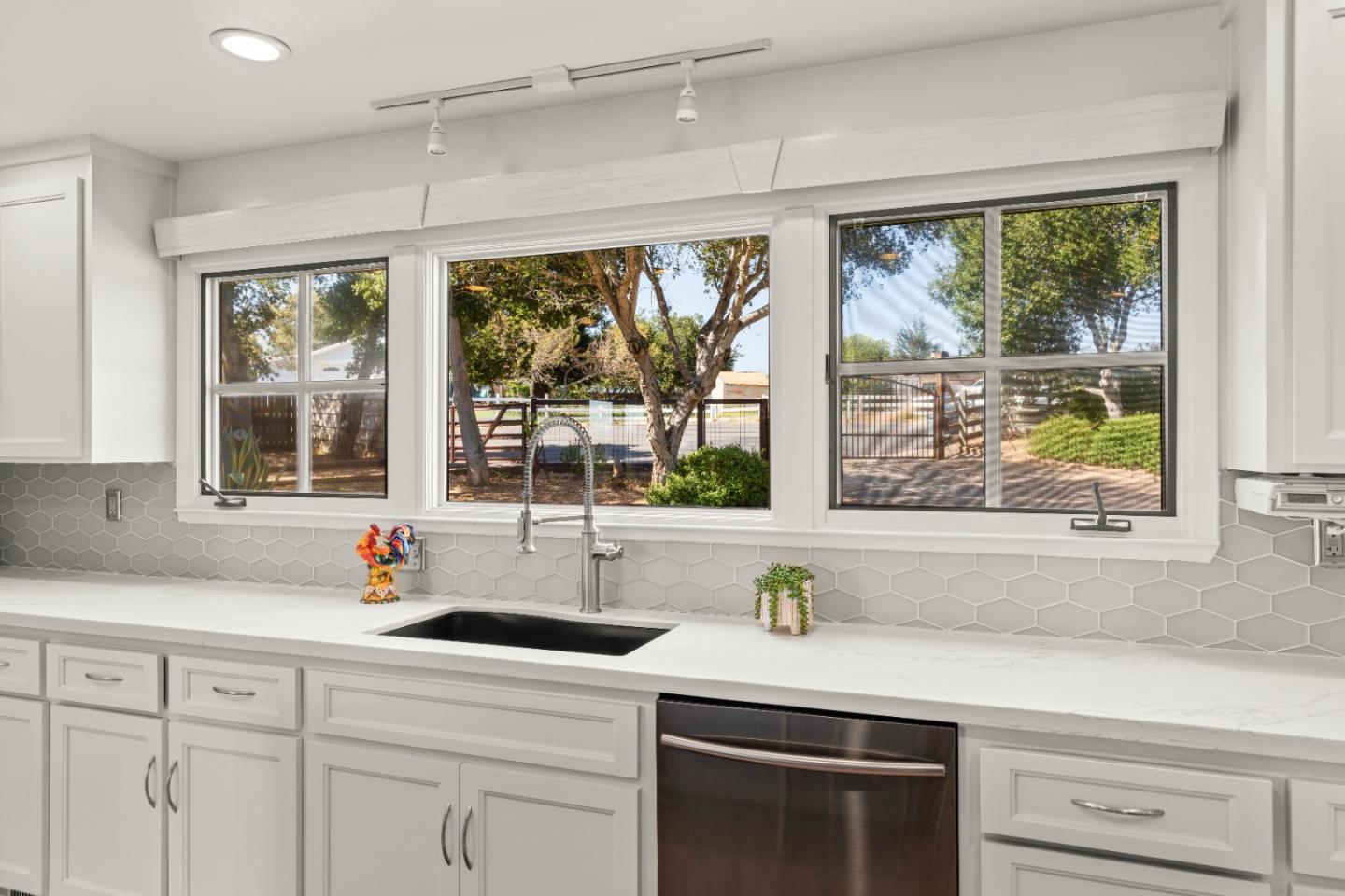Detail Gallery Image 20 of 52 For 141 Corona Ct, Watsonville,  CA 95076 - 4 Beds | 4 Baths
