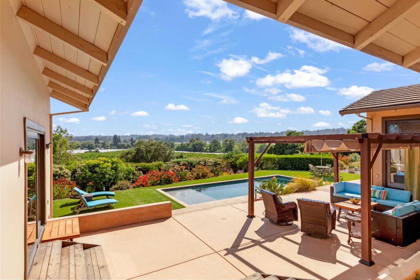 Detail Gallery Image 25 of 52 For 141 Corona Ct, Watsonville,  CA 95076 - 4 Beds | 4 Baths