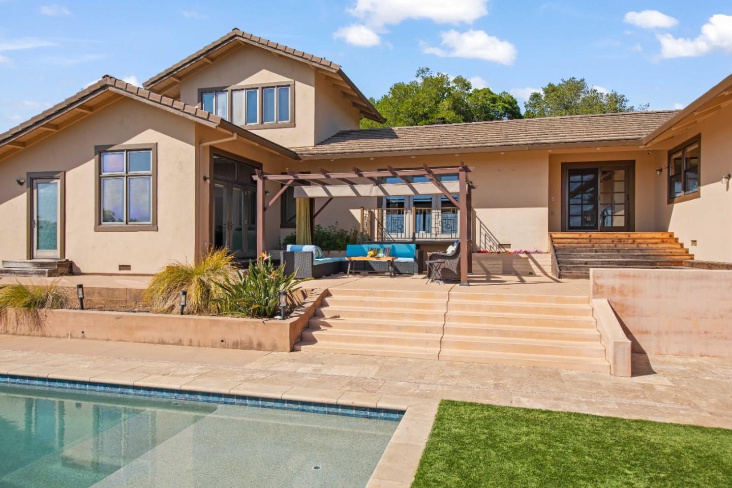 Detail Gallery Image 4 of 52 For 141 Corona Ct, Watsonville,  CA 95076 - 4 Beds | 4 Baths
