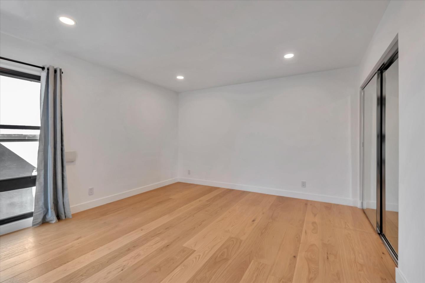 Detail Gallery Image 10 of 23 For 8650 Gulana Ave #C3053,  Playa Del Rey,  CA 90293 - 3 Beds | 2 Baths