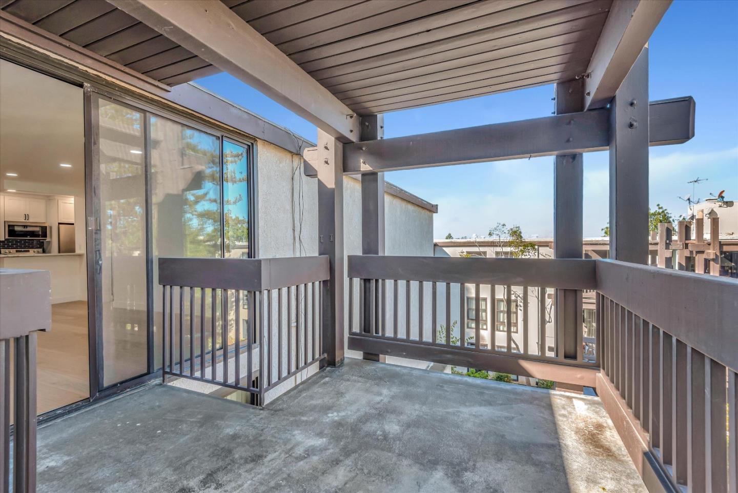 Detail Gallery Image 17 of 23 For 8650 Gulana Ave #C3053,  Playa Del Rey,  CA 90293 - 3 Beds | 2 Baths