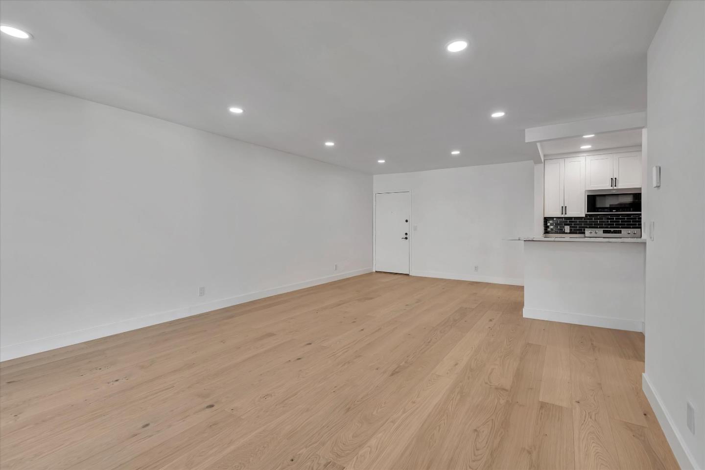 Detail Gallery Image 6 of 23 For 8650 Gulana Ave #C3053,  Playa Del Rey,  CA 90293 - 3 Beds | 2 Baths