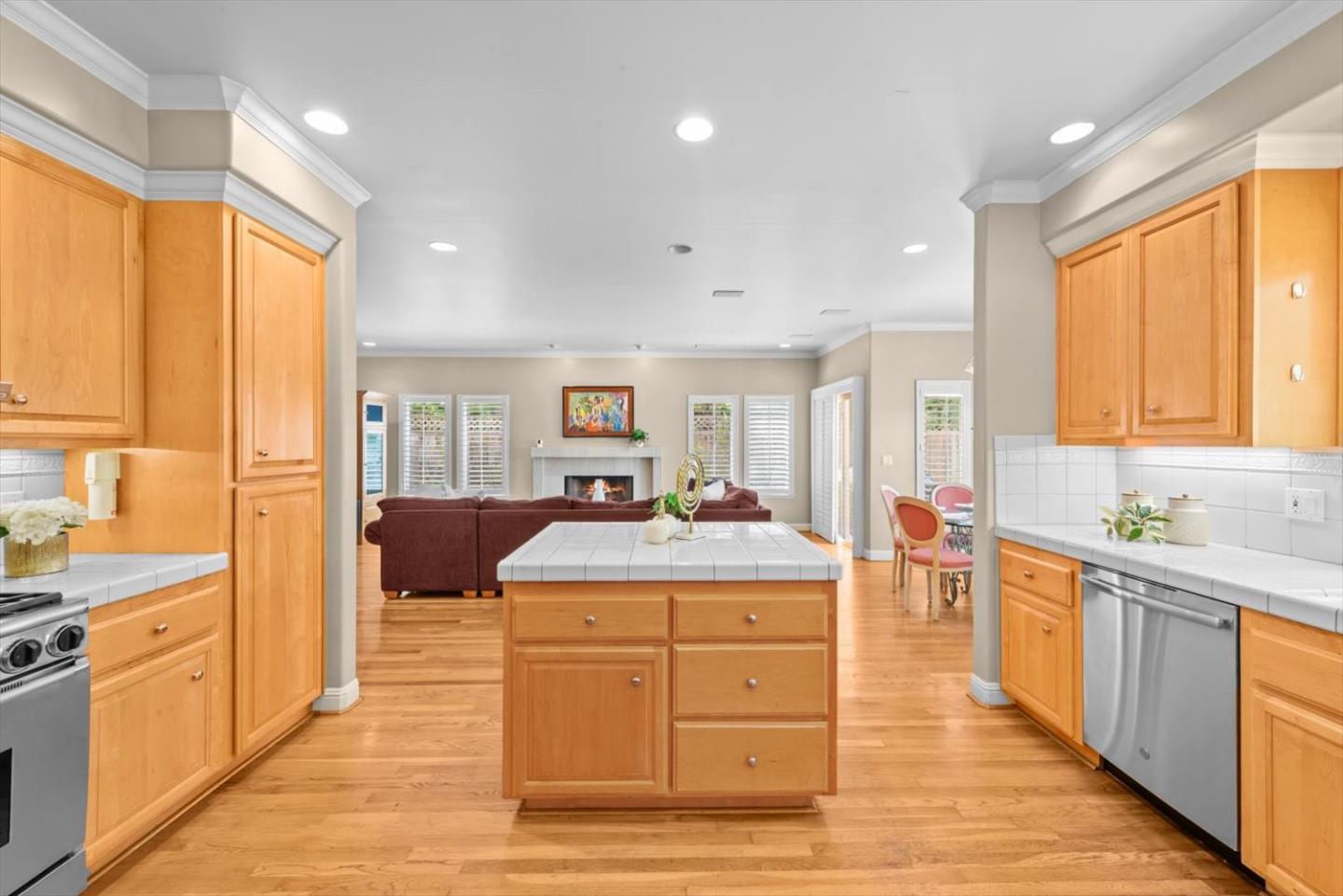 Detail Gallery Image 7 of 36 For 2828 Hacienda St, San Mateo,  CA 94403 - 4 Beds | 3 Baths