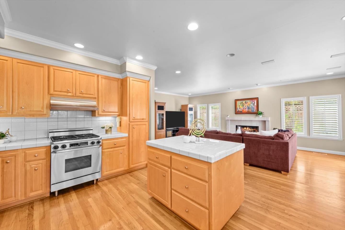 Detail Gallery Image 8 of 36 For 2828 Hacienda St, San Mateo,  CA 94403 - 4 Beds | 3 Baths