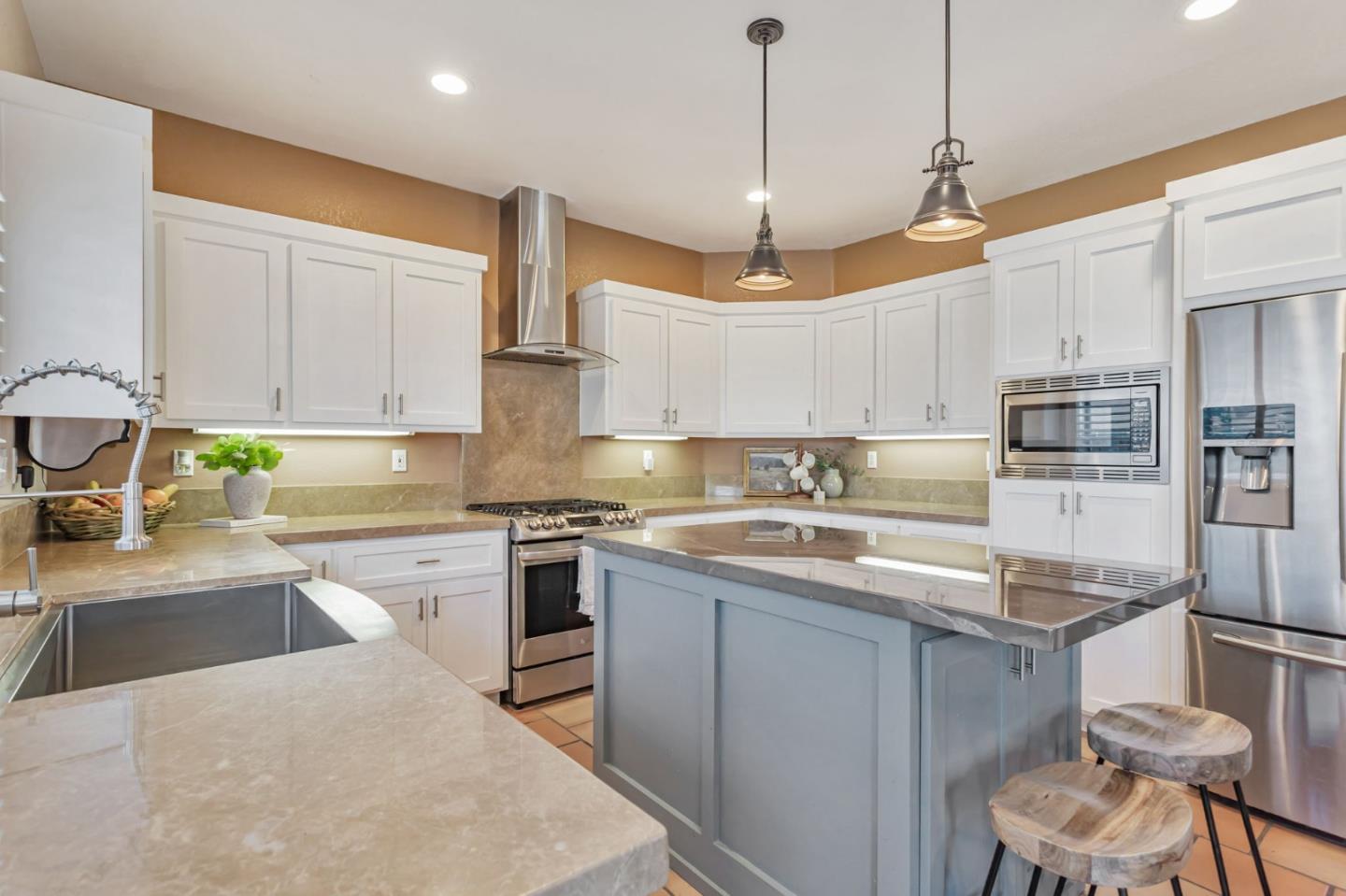 Detail Gallery Image 19 of 63 For 2711 Valley View Rd, Hollister,  CA 95023 - 4 Beds | 3 Baths