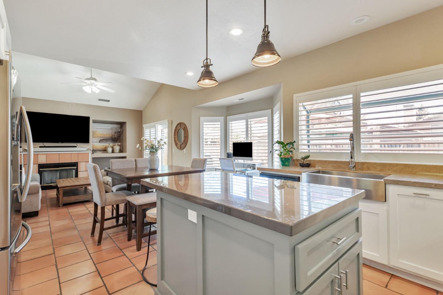 Detail Gallery Image 21 of 63 For 2711 Valley View Rd, Hollister,  CA 95023 - 4 Beds | 3 Baths