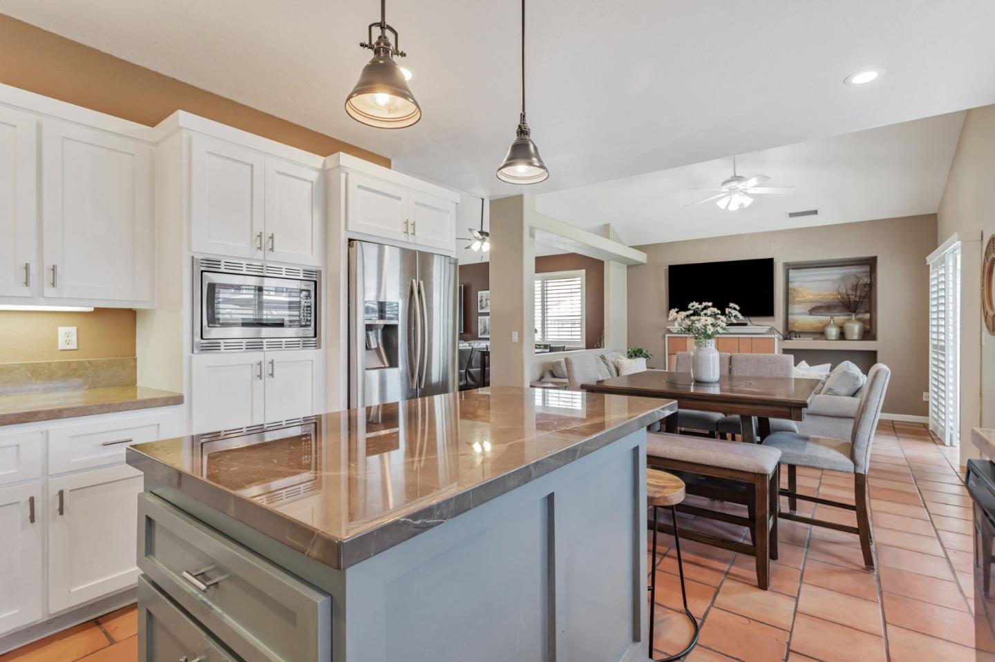 Detail Gallery Image 22 of 63 For 2711 Valley View Rd, Hollister,  CA 95023 - 4 Beds | 3 Baths