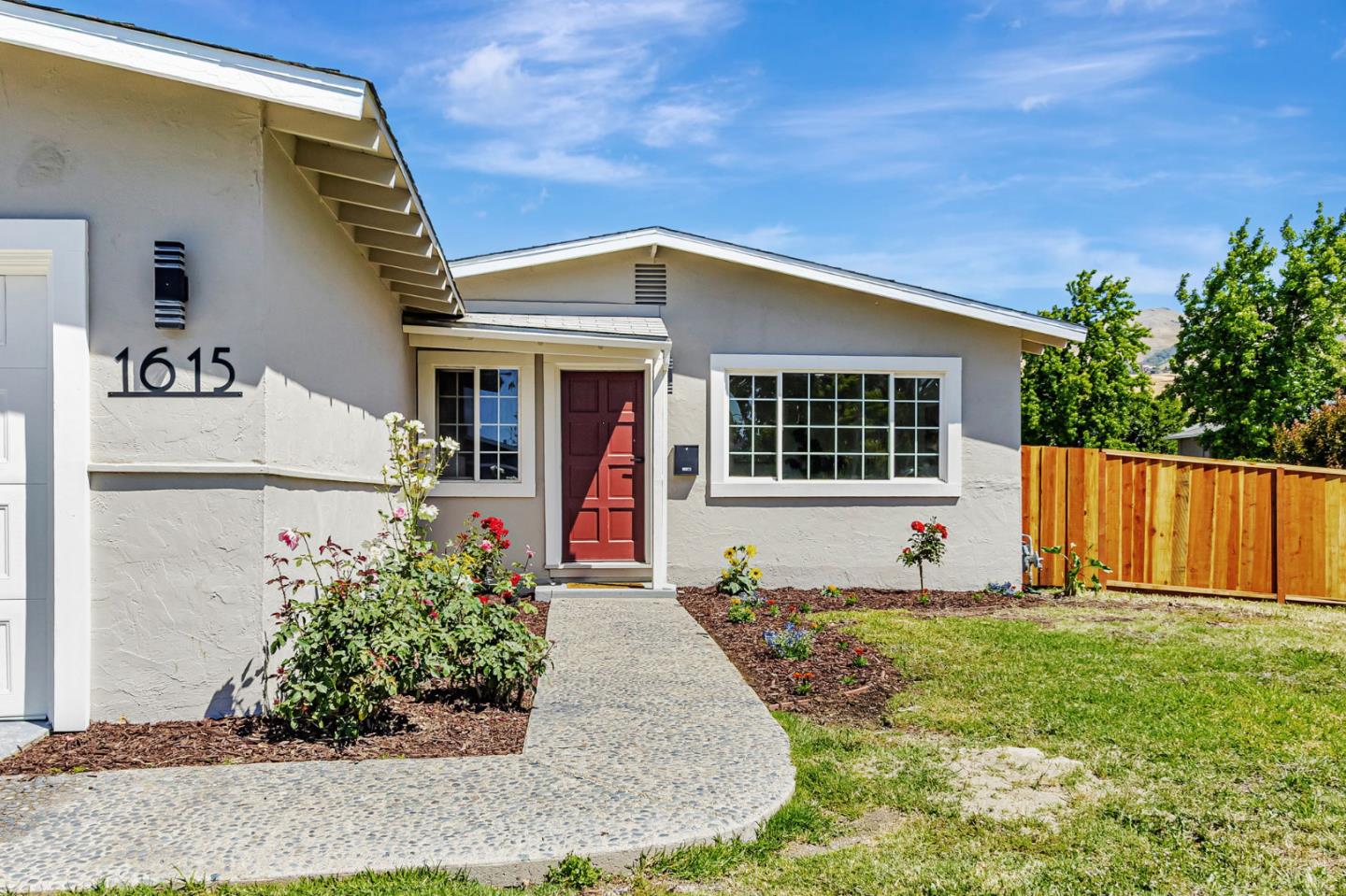 Detail Gallery Image 5 of 38 For 1615 Dennis Ave, Milpitas,  CA 95035 - 3 Beds | 2 Baths