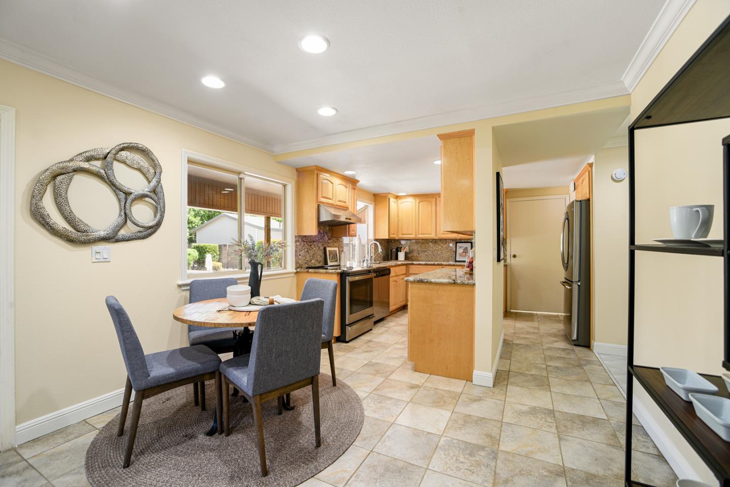 Detail Gallery Image 6 of 21 For 4422 Silva Ave, San Jose,  CA 95118 - 4 Beds | 3 Baths