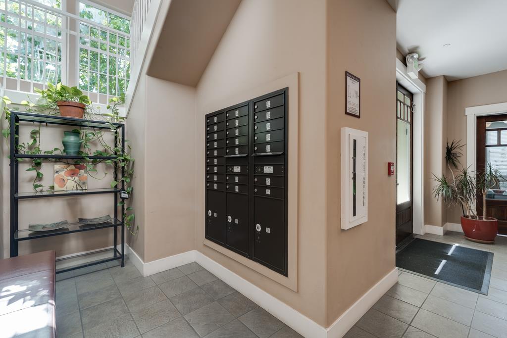 Detail Gallery Image 22 of 29 For 708 Frederick St #204,  Santa Cruz,  CA 95062 - 2 Beds | 1 Baths