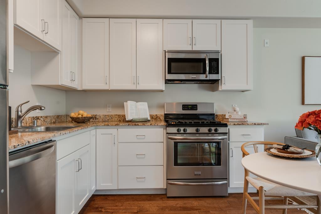Detail Gallery Image 5 of 29 For 708 Frederick St #204,  Santa Cruz,  CA 95062 - 2 Beds | 1 Baths