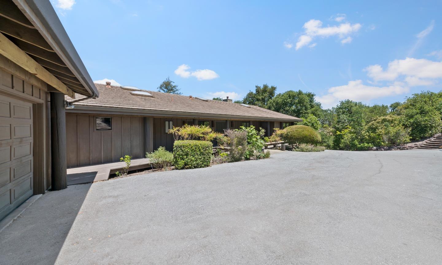 Detail Gallery Image 2 of 40 For 14449 Liddicoat Cir, Los Altos Hills,  CA 94022 - 3 Beds | 2 Baths