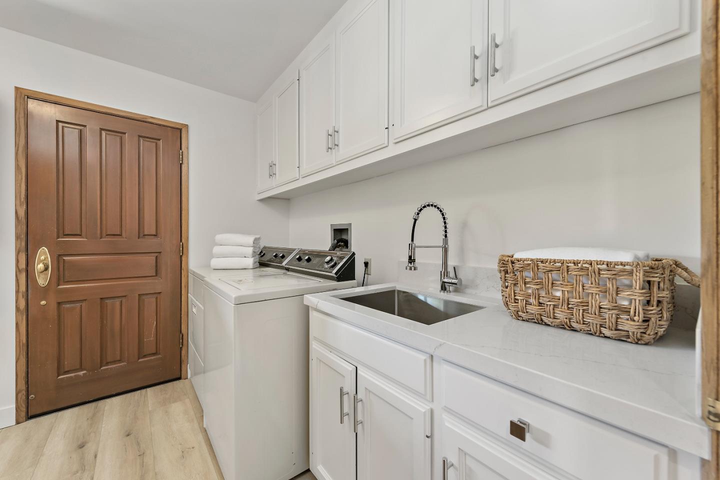 Detail Gallery Image 21 of 40 For 14449 Liddicoat Cir, Los Altos Hills,  CA 94022 - 3 Beds | 2 Baths