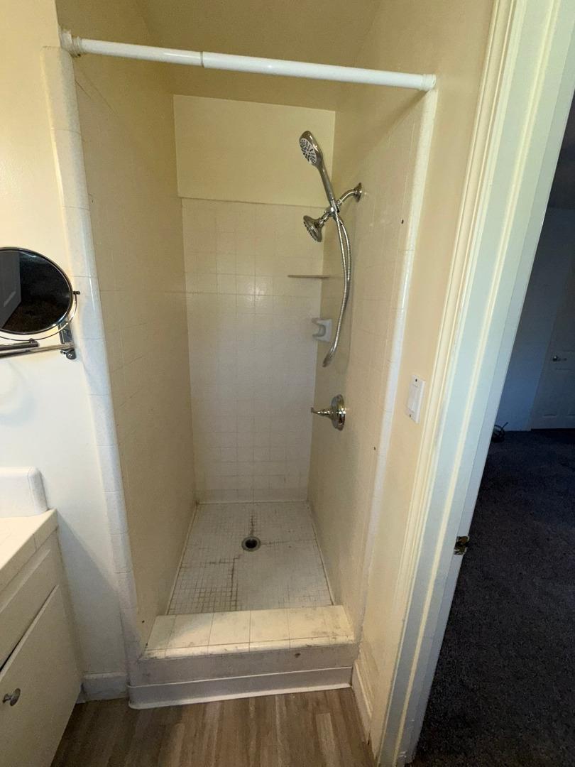Detail Gallery Image 13 of 21 For 913 Camden Way, Salinas,  CA 93901 - 3 Beds | 2 Baths