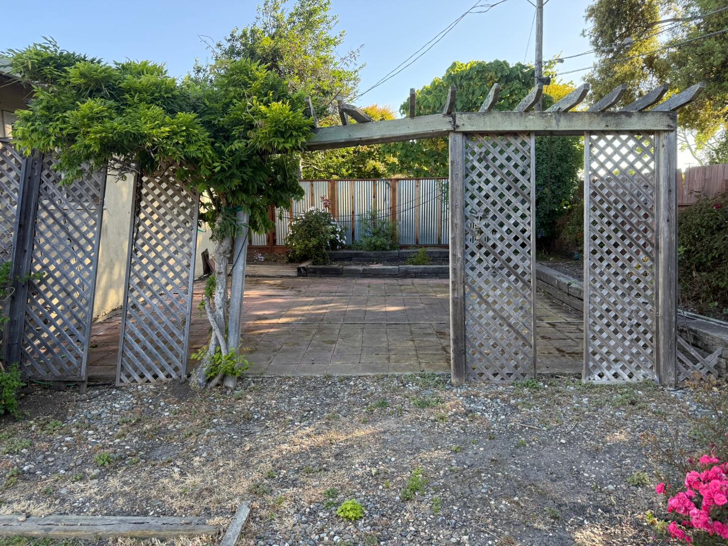 Detail Gallery Image 17 of 21 For 913 Camden Way, Salinas,  CA 93901 - 3 Beds | 2 Baths