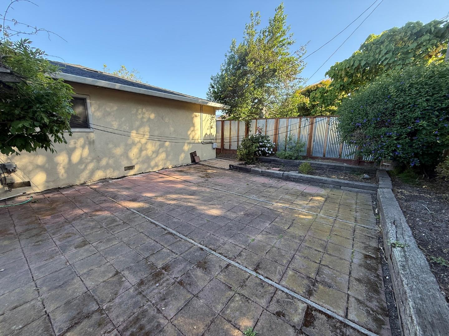 Detail Gallery Image 18 of 21 For 913 Camden Way, Salinas,  CA 93901 - 3 Beds | 2 Baths