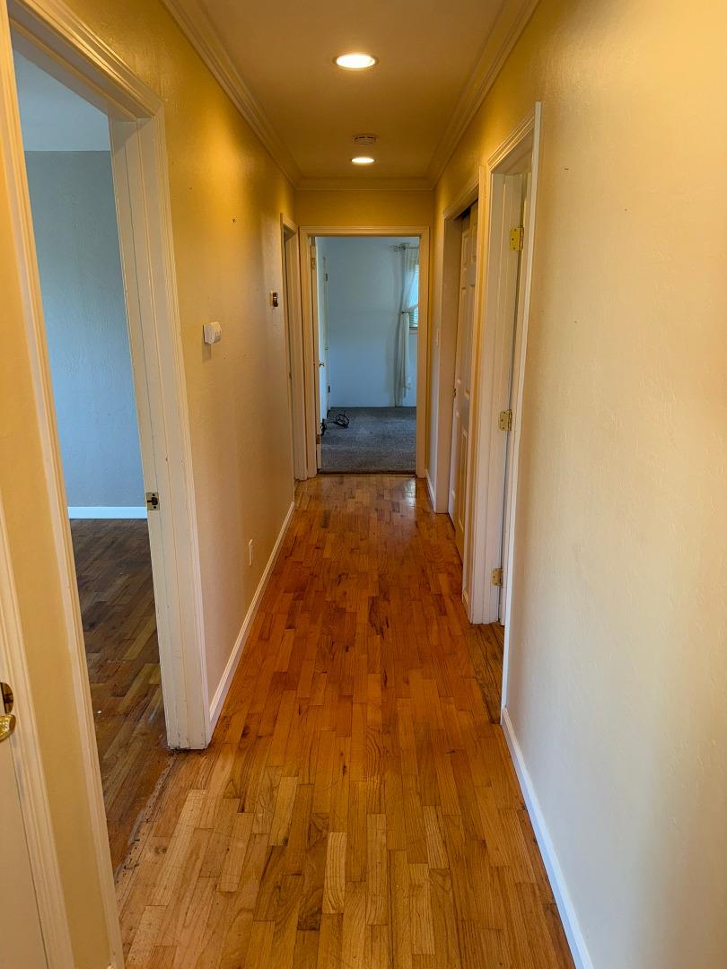 Detail Gallery Image 7 of 21 For 913 Camden Way, Salinas,  CA 93901 - 3 Beds | 2 Baths