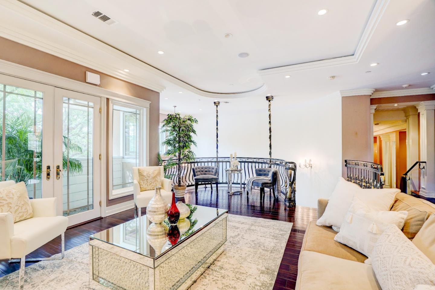 Detail Gallery Image 10 of 49 For 780 S El Monte Ave, Los Altos,  CA 94022 - 5 Beds | 4/2 Baths