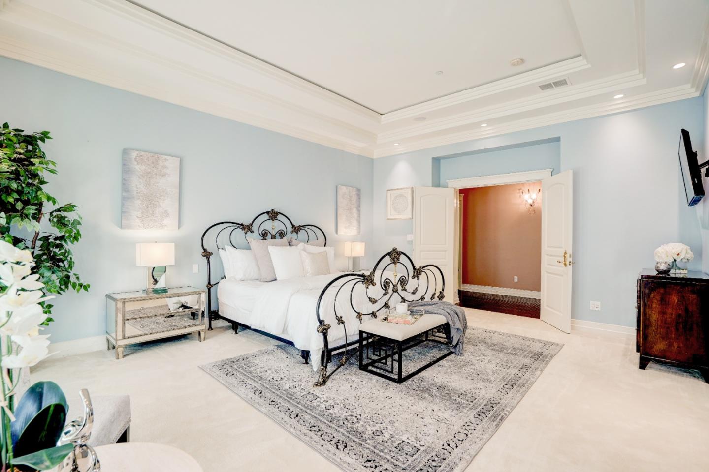 Detail Gallery Image 25 of 49 For 780 S El Monte Ave, Los Altos,  CA 94022 - 5 Beds | 4/2 Baths