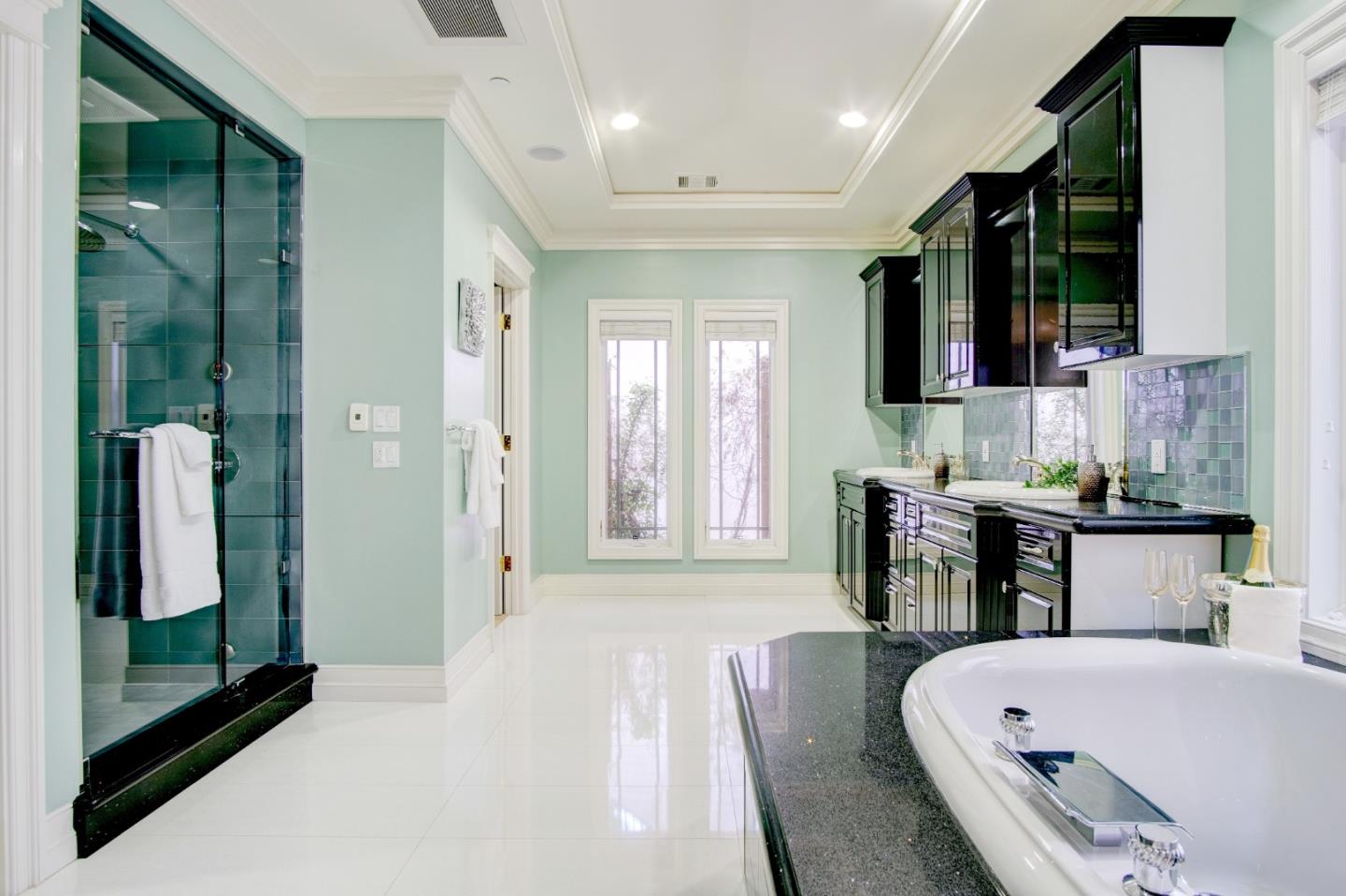 Detail Gallery Image 27 of 49 For 780 S El Monte Ave, Los Altos,  CA 94022 - 5 Beds | 4/2 Baths