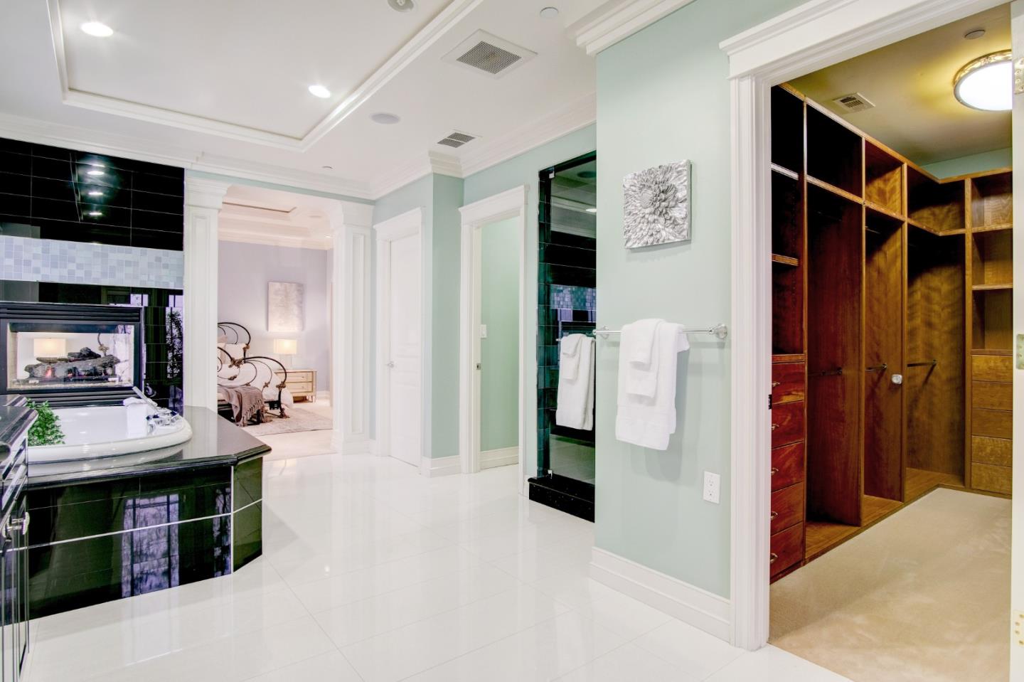 Detail Gallery Image 31 of 49 For 780 S El Monte Ave, Los Altos,  CA 94022 - 5 Beds | 4/2 Baths