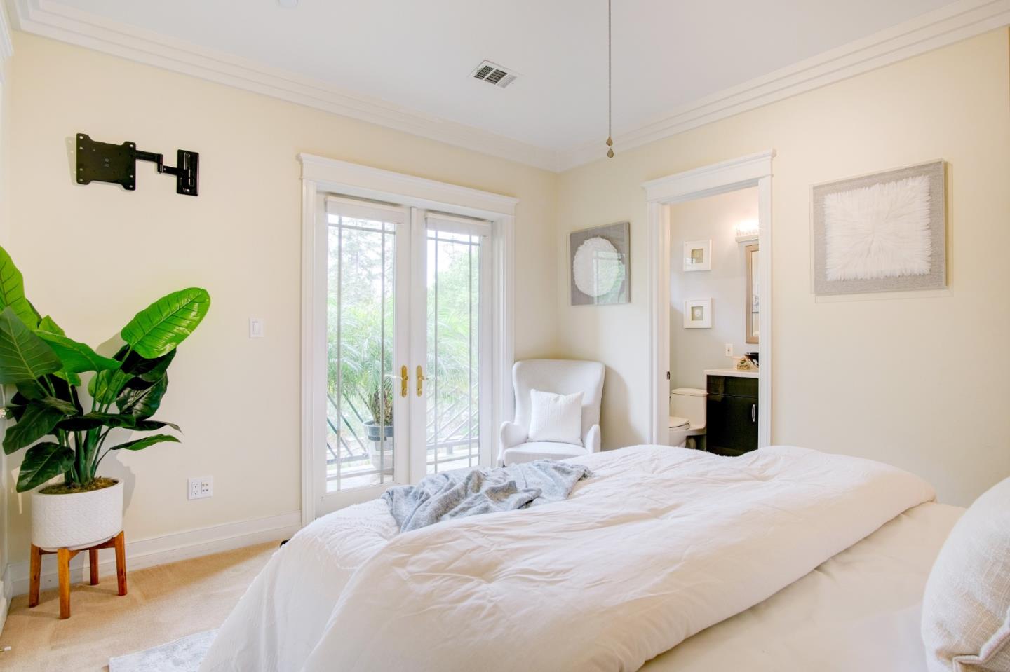 Detail Gallery Image 36 of 49 For 780 S El Monte Ave, Los Altos,  CA 94022 - 5 Beds | 4/2 Baths