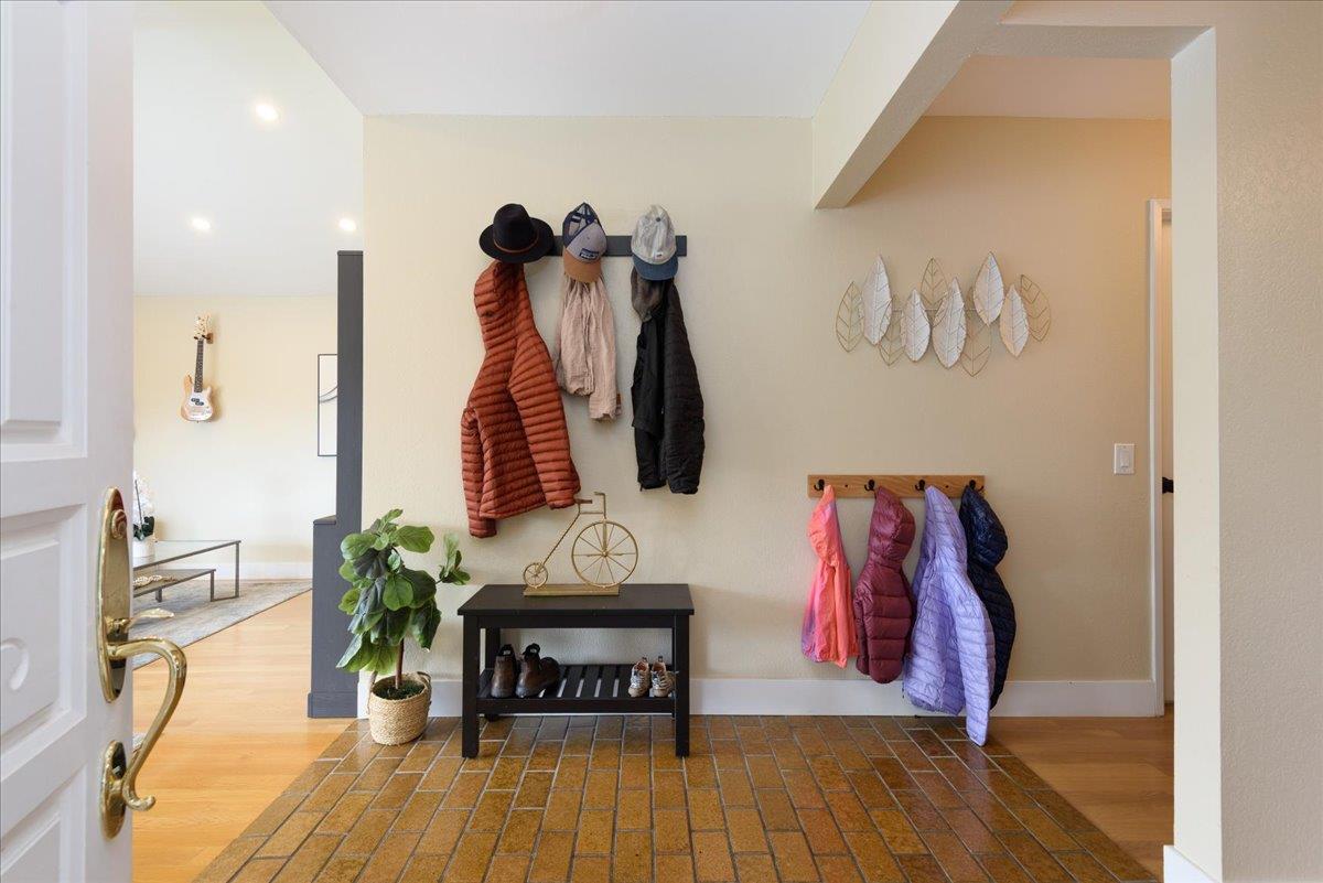 Detail Gallery Image 13 of 39 For 407 Beach Ave, Half Moon Bay,  CA 94019 - 4 Beds | 2 Baths