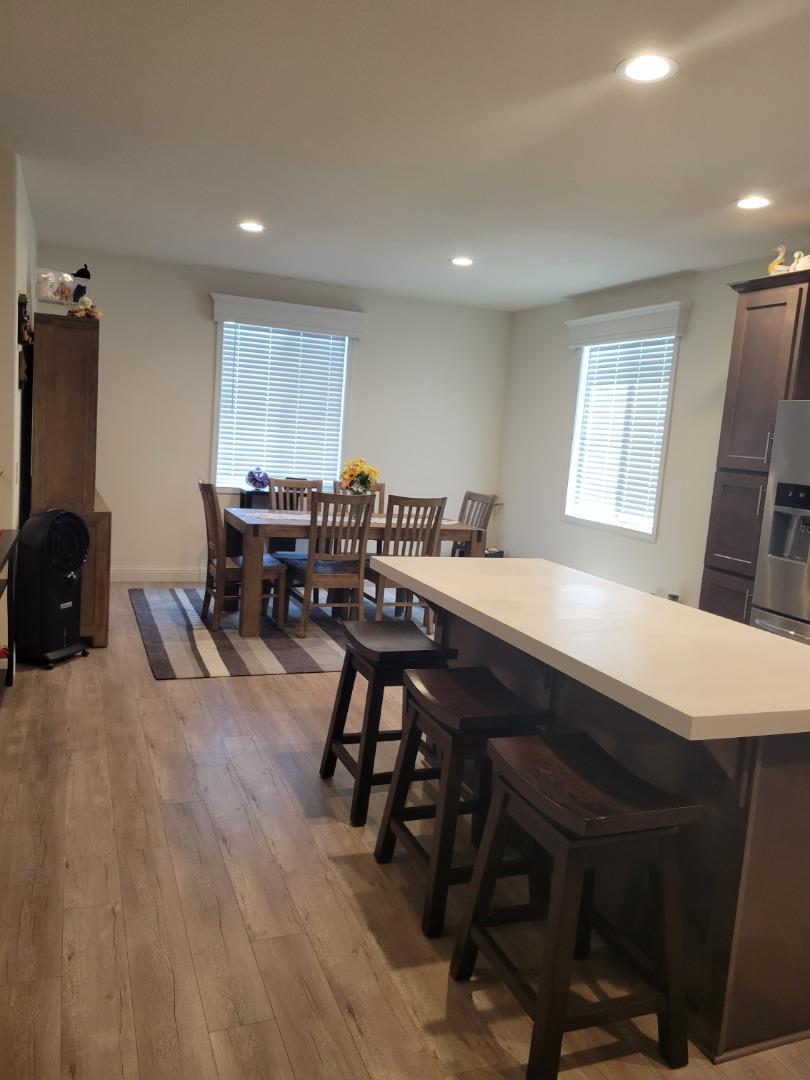 Detail Gallery Image 6 of 16 For 195 Blossom Hill Rd #215,  San Jose,  CA 95123 - 3 Beds | 2 Baths