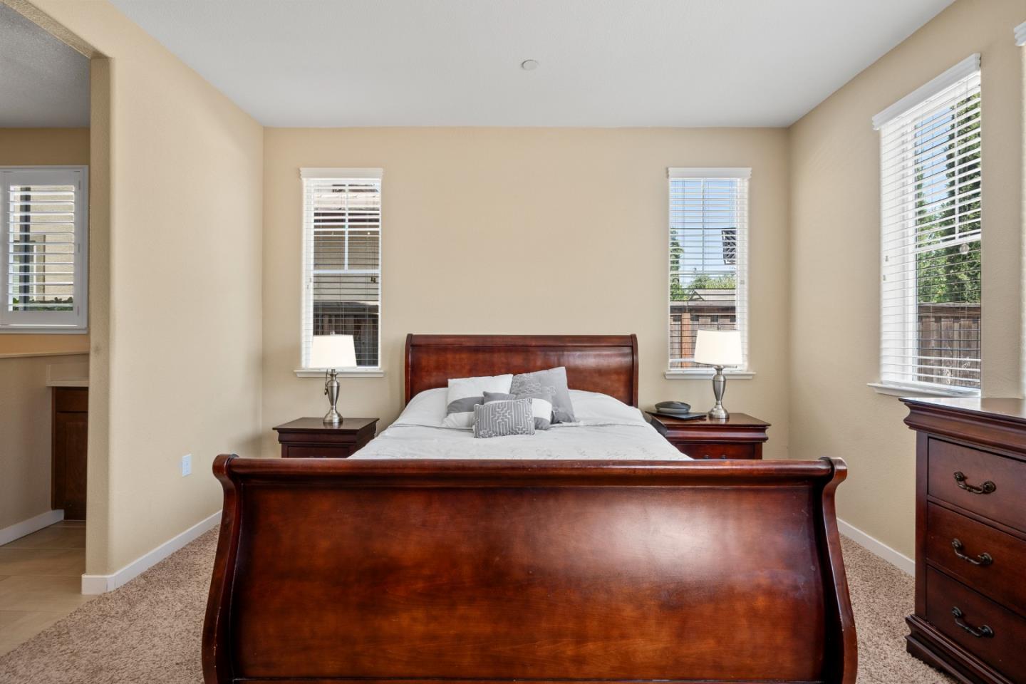 Detail Gallery Image 18 of 44 For 1141 Navigator Dr, Lathrop,  CA 95330 - 3 Beds | 3 Baths