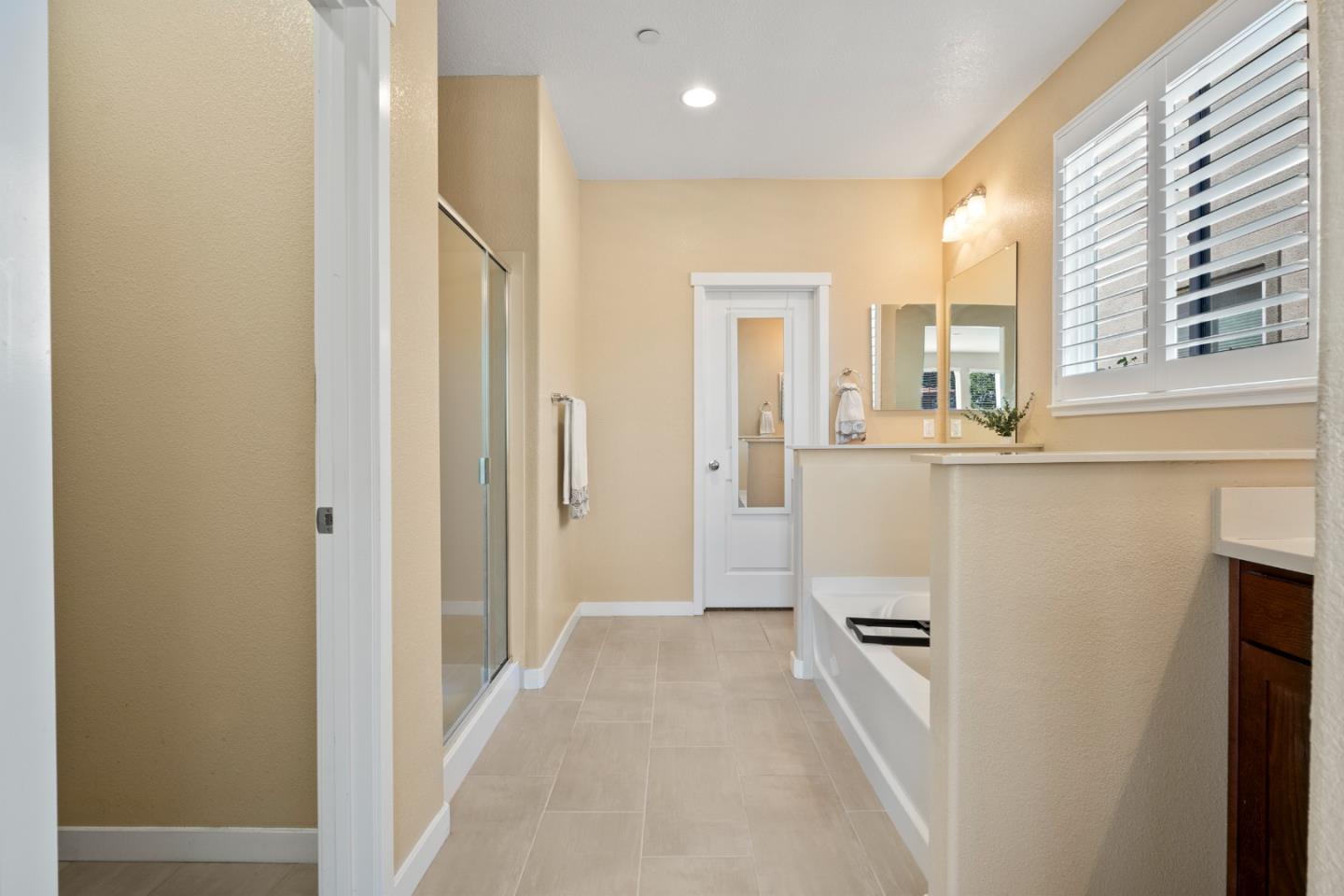 Detail Gallery Image 20 of 44 For 1141 Navigator Dr, Lathrop,  CA 95330 - 3 Beds | 3 Baths