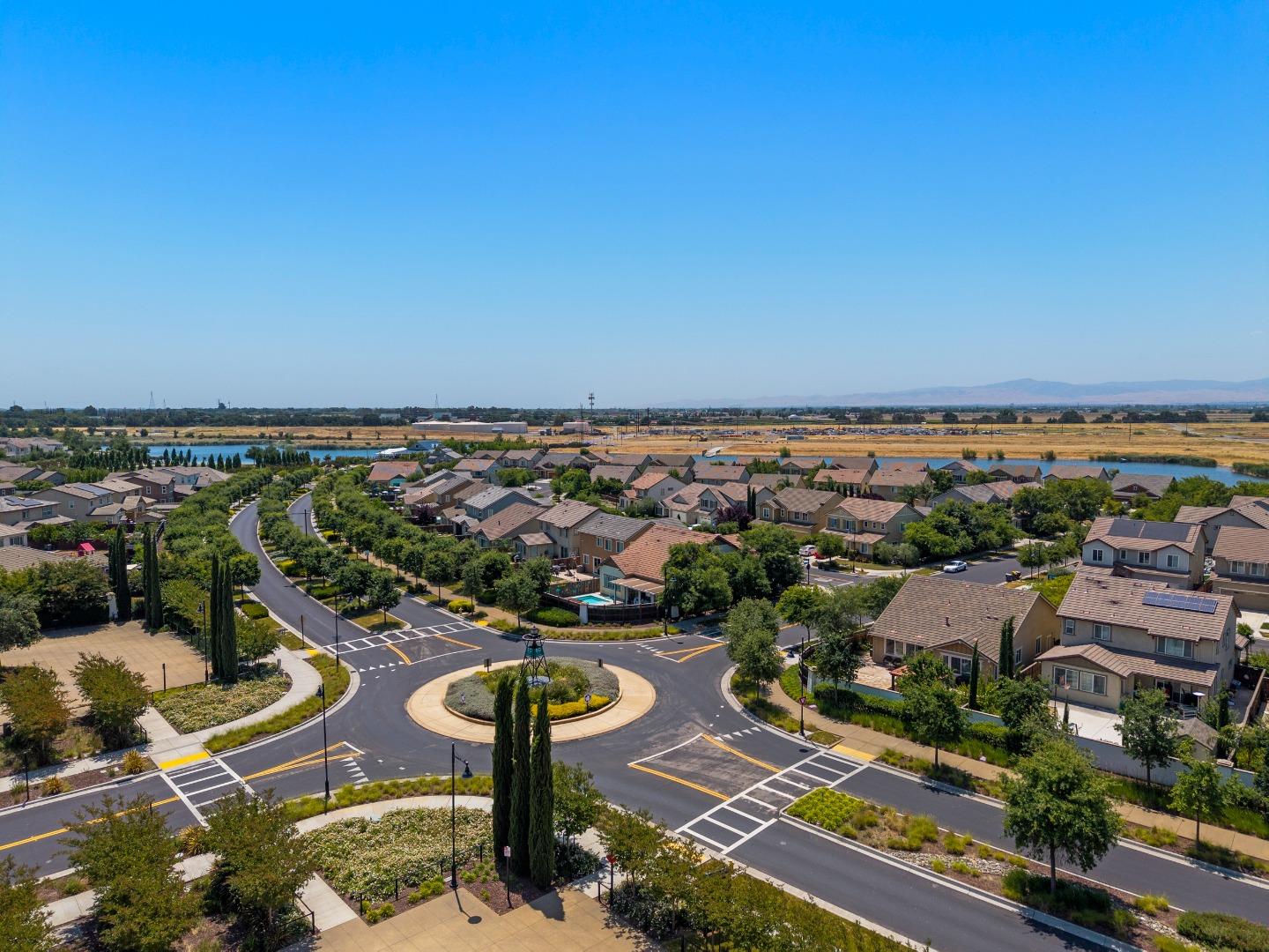 Detail Gallery Image 33 of 44 For 1141 Navigator Dr, Lathrop,  CA 95330 - 3 Beds | 3 Baths