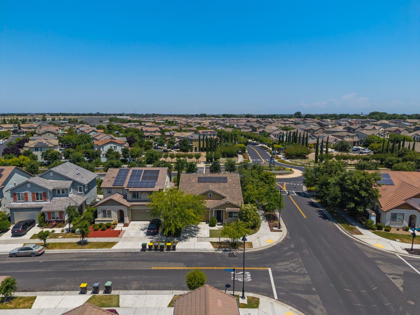 Detail Gallery Image 37 of 44 For 1141 Navigator Dr, Lathrop,  CA 95330 - 3 Beds | 3 Baths