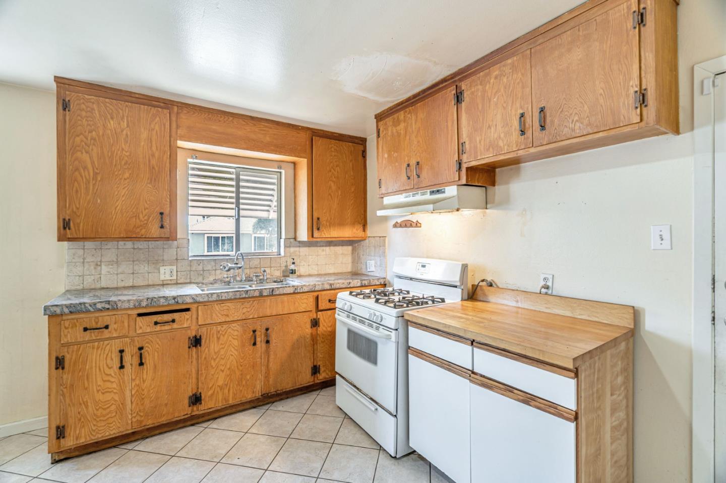Detail Gallery Image 11 of 30 For 854 N 16th St, San Jose,  CA 95112 - 2 Beds | 1 Baths