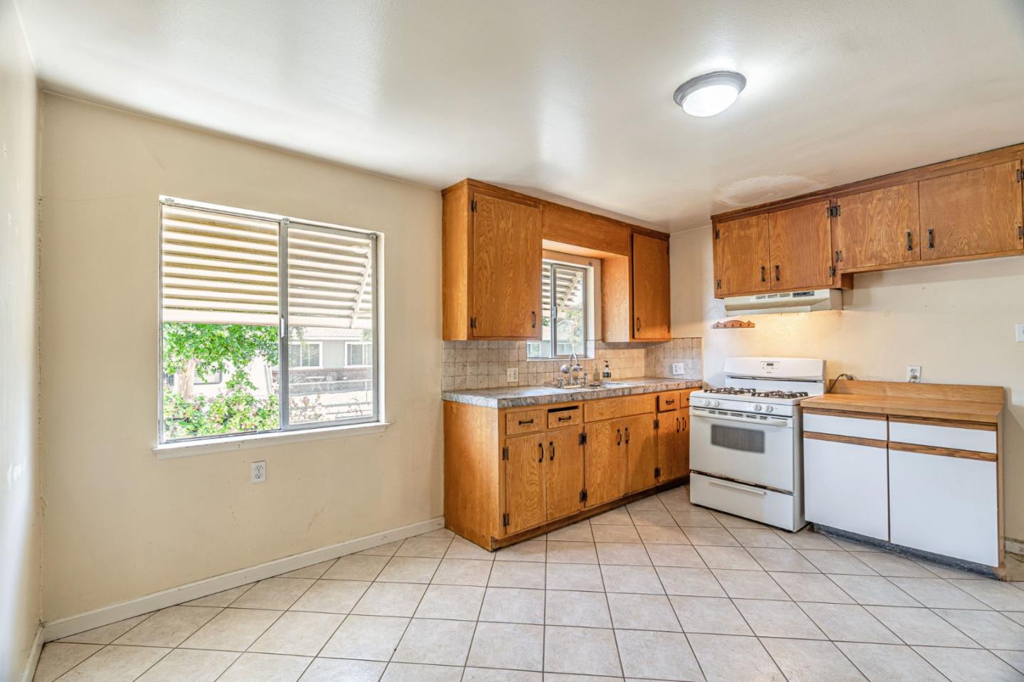 Detail Gallery Image 8 of 30 For 854 N 16th St, San Jose,  CA 95112 - 2 Beds | 1 Baths