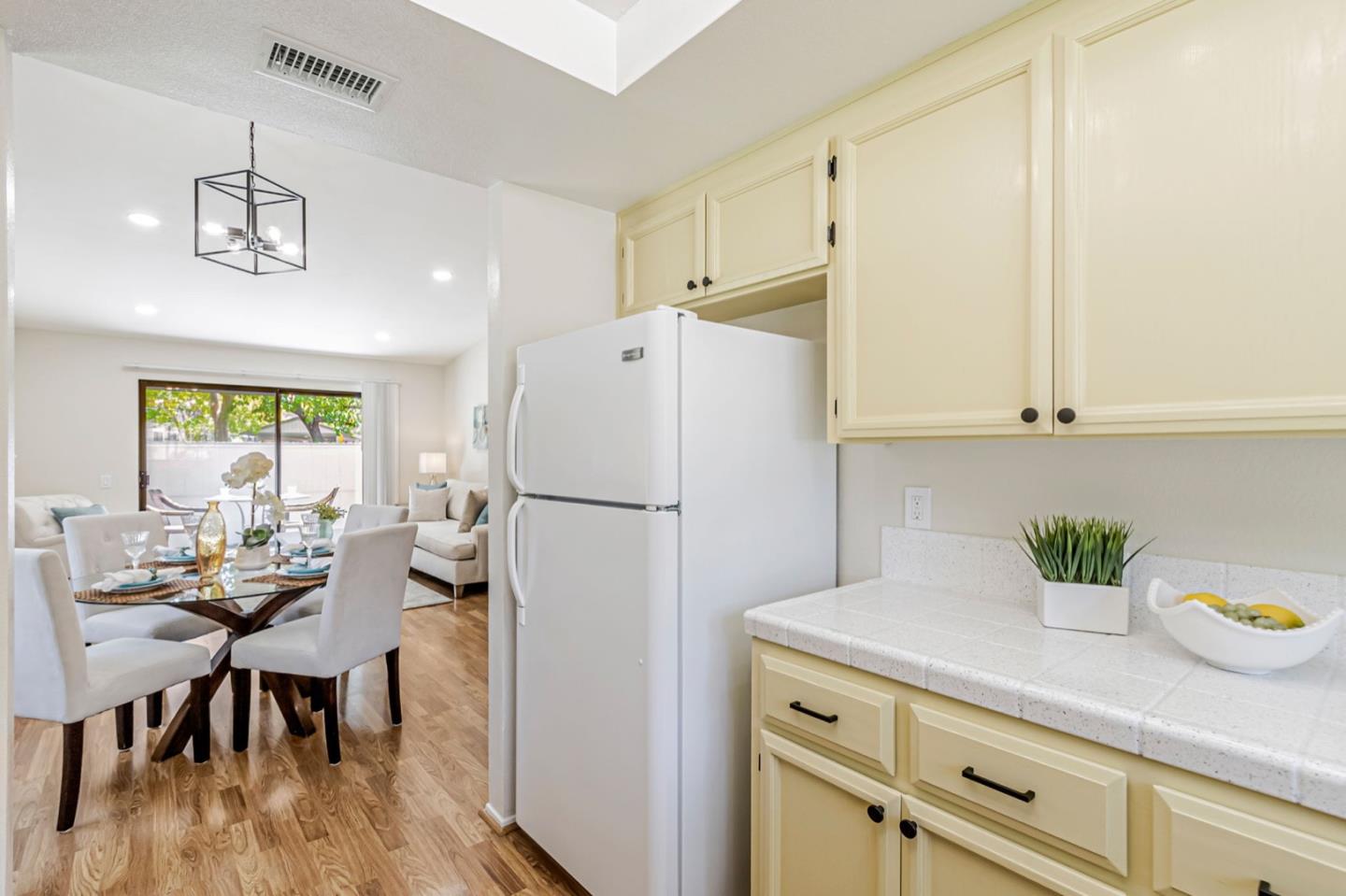 Detail Gallery Image 14 of 40 For 4942 Red Creek Drive, San Jose,  CA 95136 - 2 Beds | 2 Baths