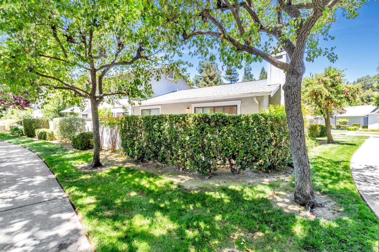 Detail Gallery Image 33 of 40 For 4942 Red Creek Drive, San Jose,  CA 95136 - 2 Beds | 2 Baths