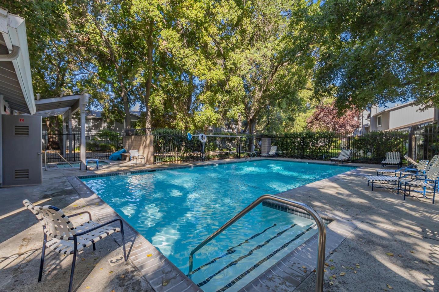 Detail Gallery Image 37 of 40 For 4942 Red Creek Drive, San Jose,  CA 95136 - 2 Beds | 2 Baths