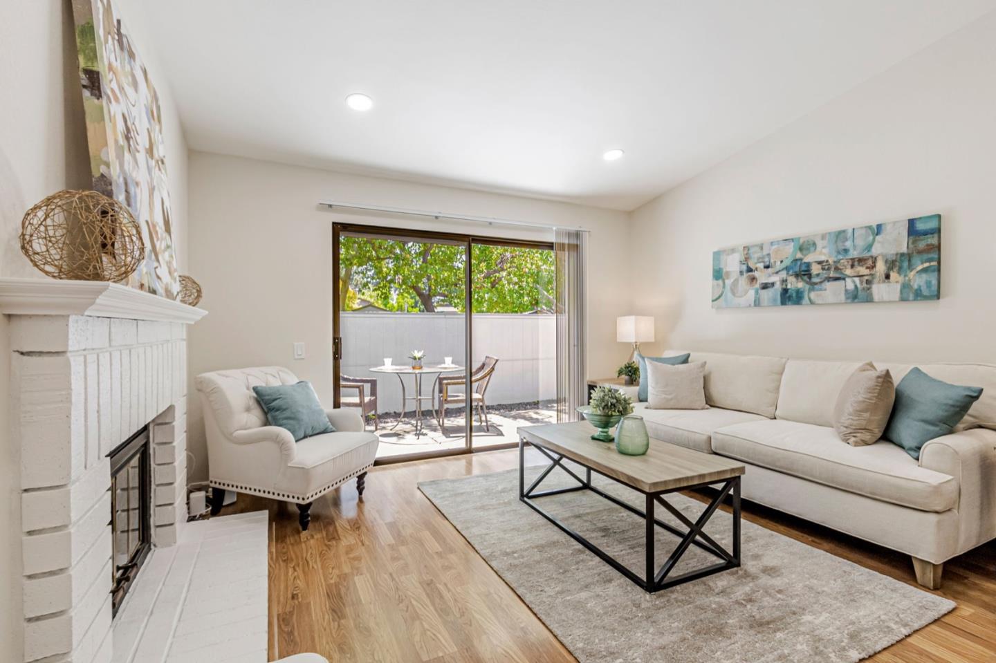 Detail Gallery Image 4 of 40 For 4942 Red Creek Drive, San Jose,  CA 95136 - 2 Beds | 2 Baths