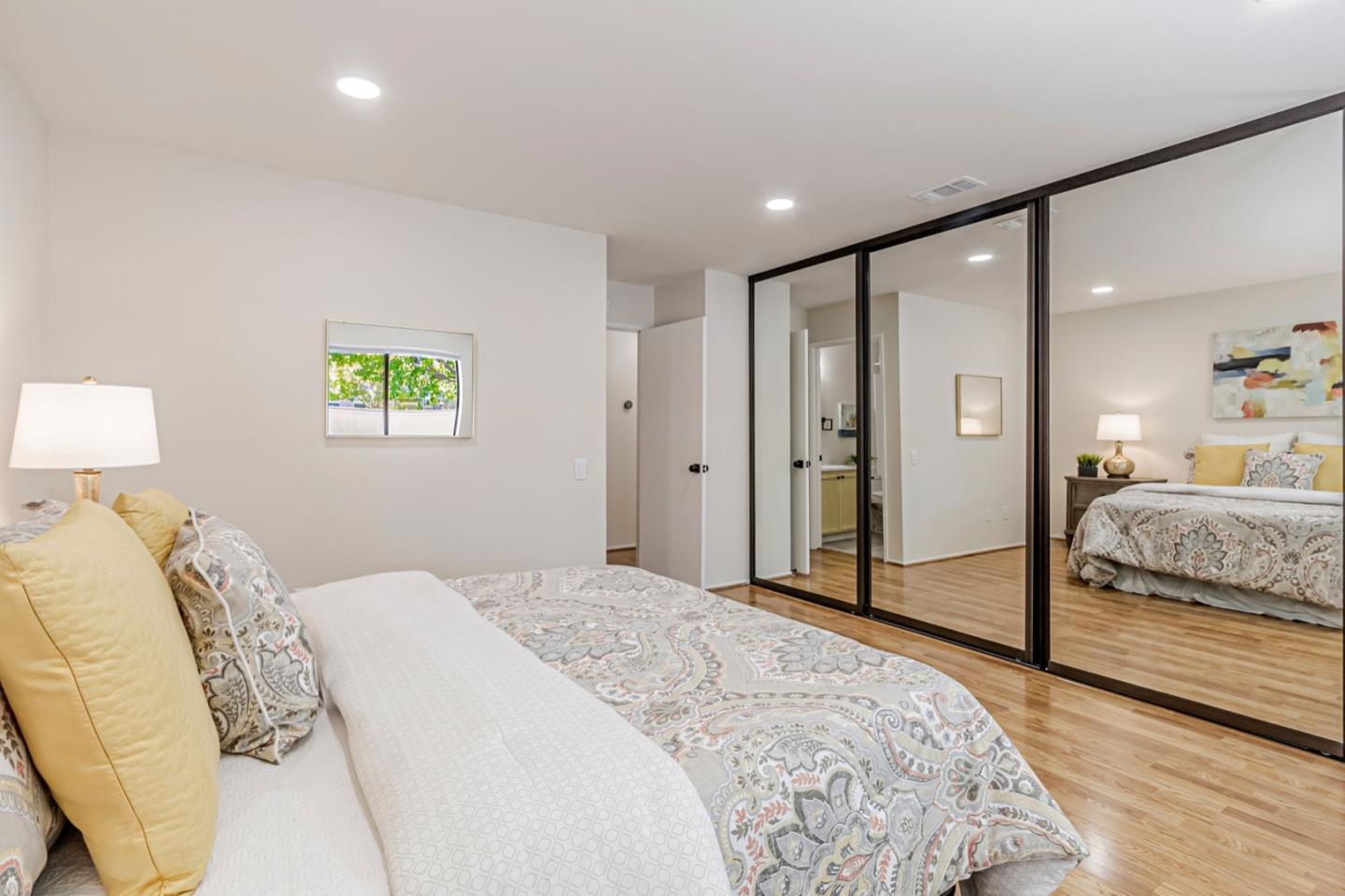 Detail Gallery Image 5 of 40 For 4942 Red Creek Drive, San Jose,  CA 95136 - 2 Beds | 2 Baths