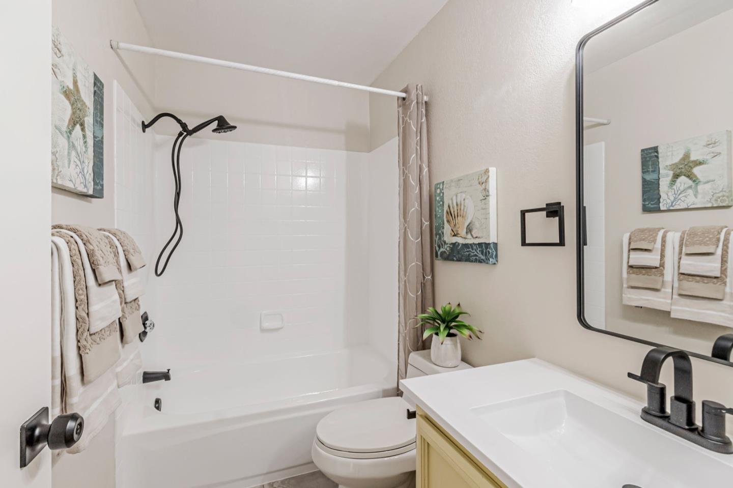 Detail Gallery Image 6 of 40 For 4942 Red Creek Drive, San Jose,  CA 95136 - 2 Beds | 2 Baths