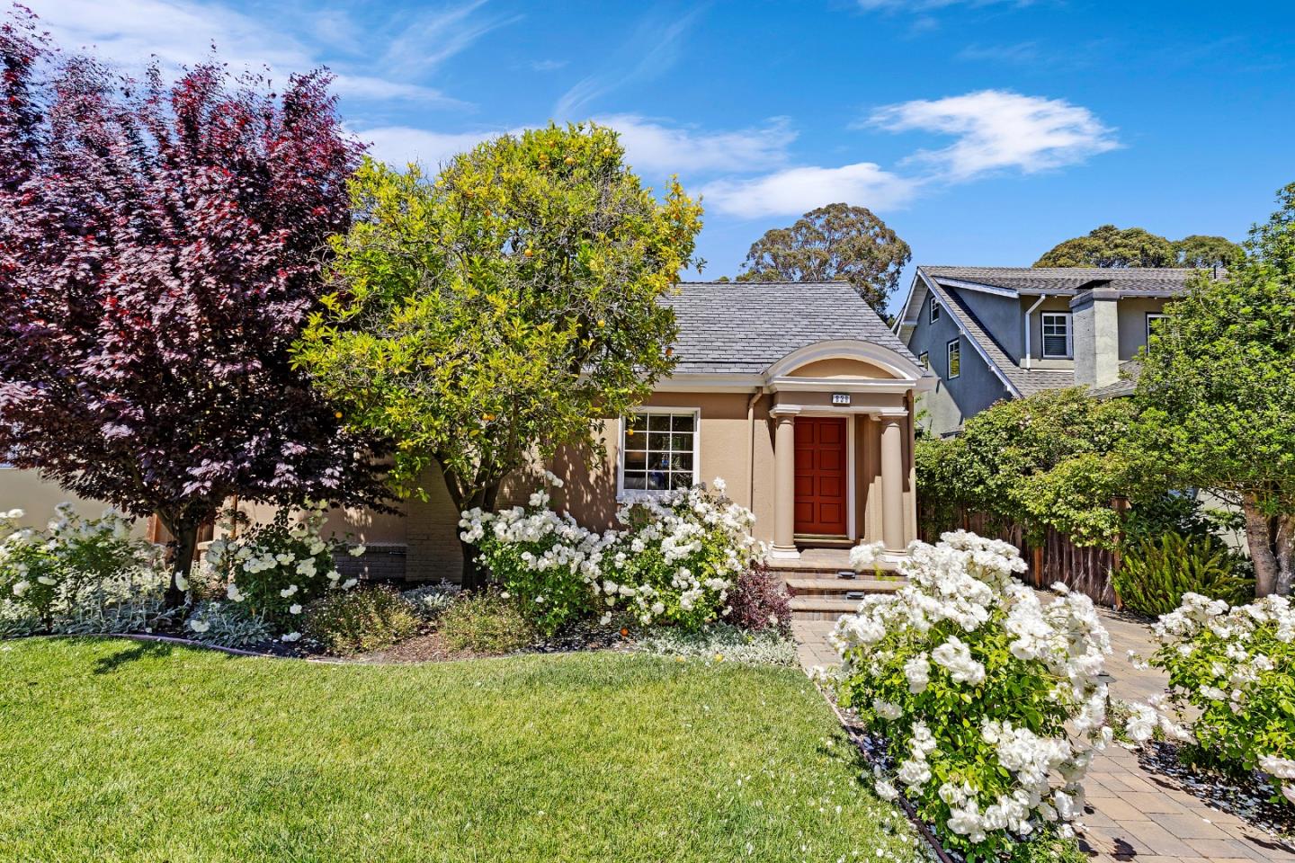 Detail Gallery Image 1 of 42 For 838 Walnut Ave, Burlingame,  CA 94010 - 4 Beds | 4 Baths