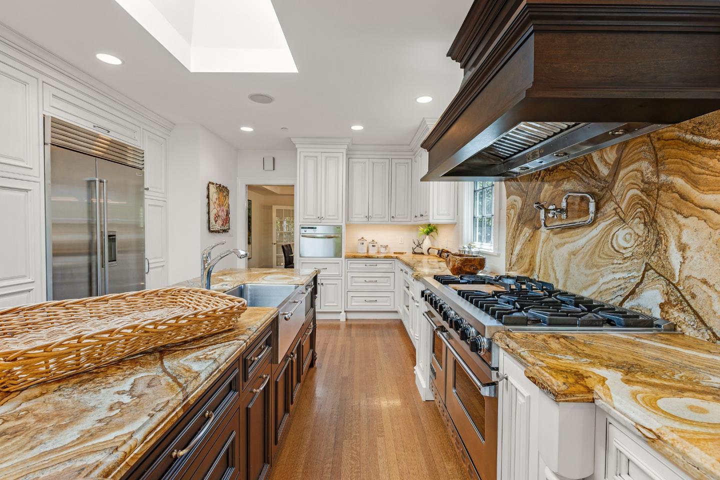 Detail Gallery Image 11 of 42 For 838 Walnut Ave, Burlingame,  CA 94010 - 4 Beds | 4 Baths