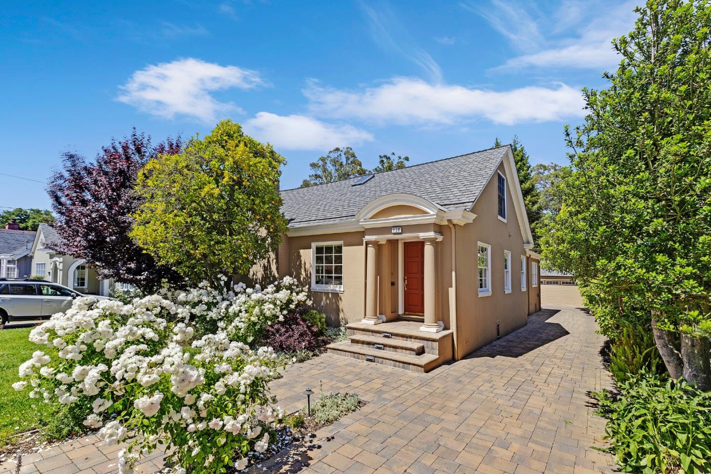 Detail Gallery Image 2 of 42 For 838 Walnut Ave, Burlingame,  CA 94010 - 4 Beds | 4 Baths